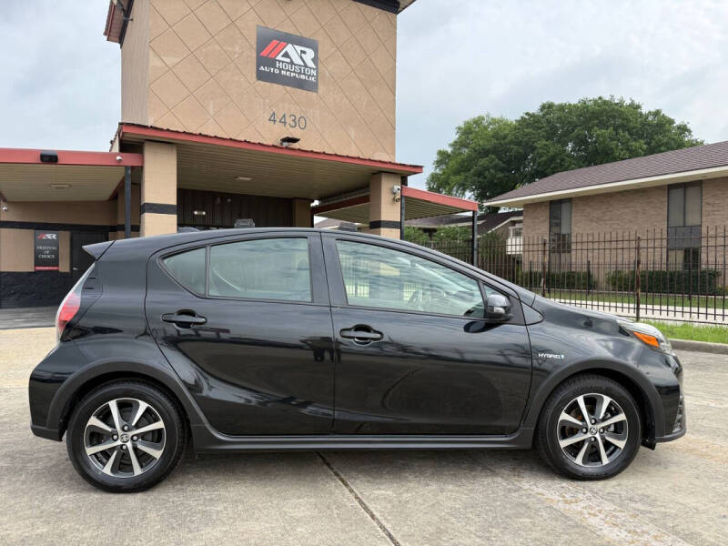 2018 Toyota Prius c Four