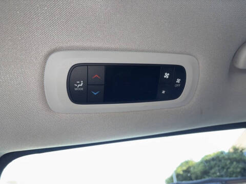 2021 Chrysler Voyager LX