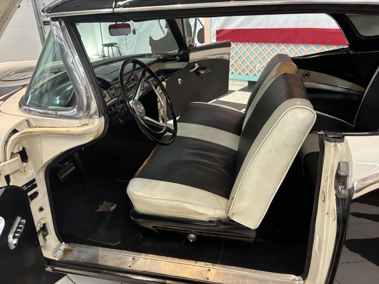 1957 Ford Fairlane 24
