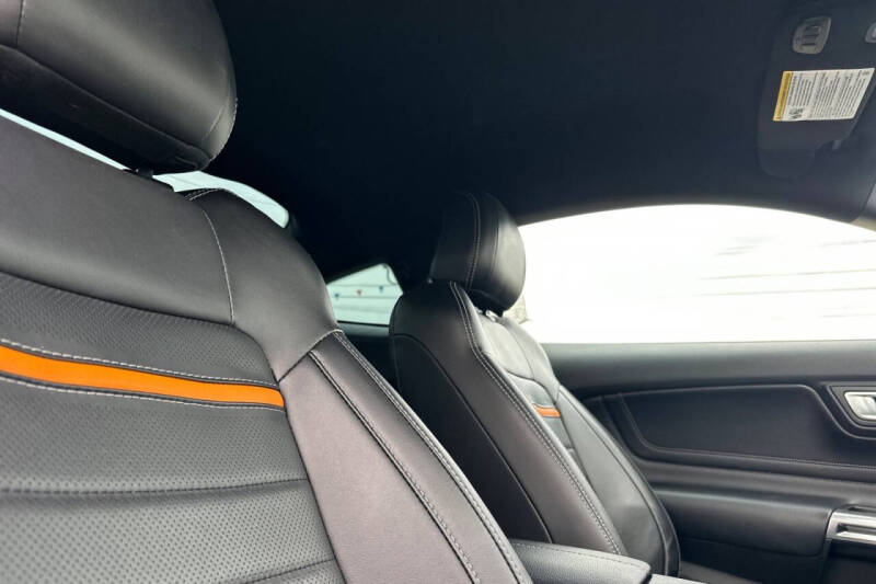 2022 Ford Mustang Mach 1