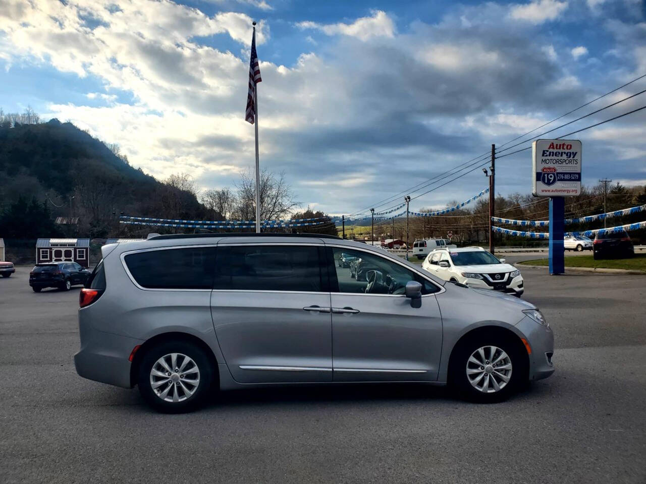 2017 Chrysler Pacifica for sale at Auto Energy in Lebanon, VA