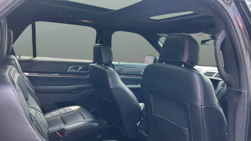 2017 Ford Explorer Platinum