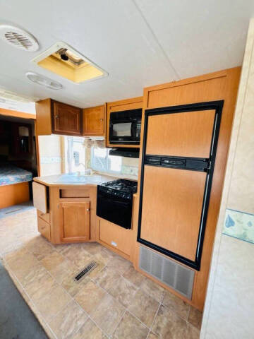 2006 Dutchmen Fourwinds 31B