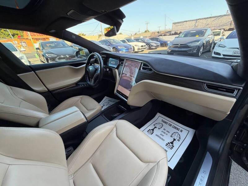 2016 Tesla Model S 90D