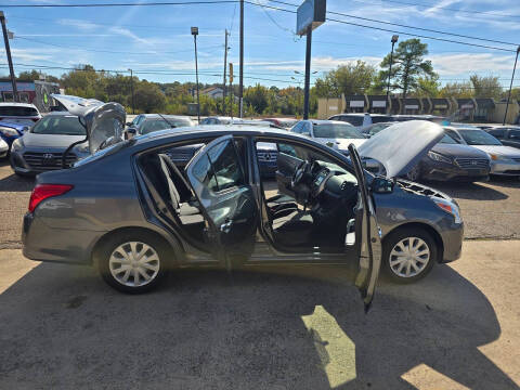 2019 Nissan Versa SV