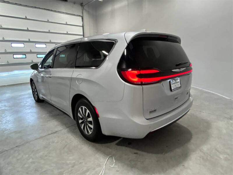 2022 Chrysler Pacifica Hybrid Touring L