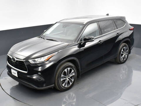 2020 Toyota Highlander Hybrid for sale at CTCG AUTOMOTIVE in Newark NJ