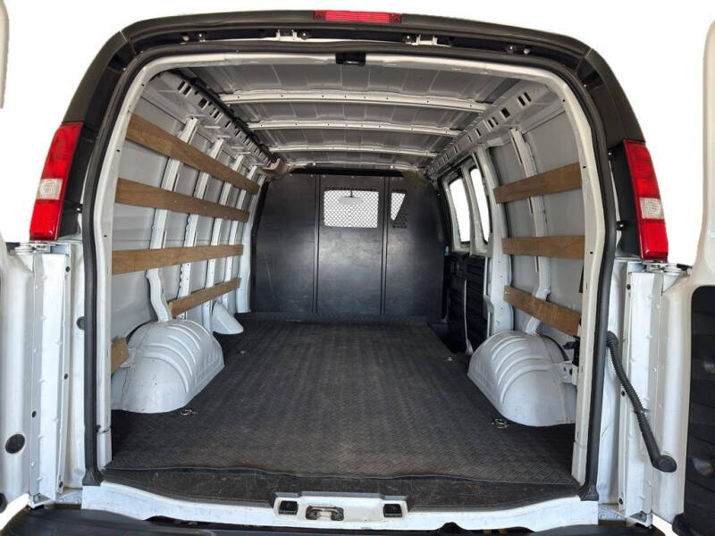 2024 Chevrolet Express 2500