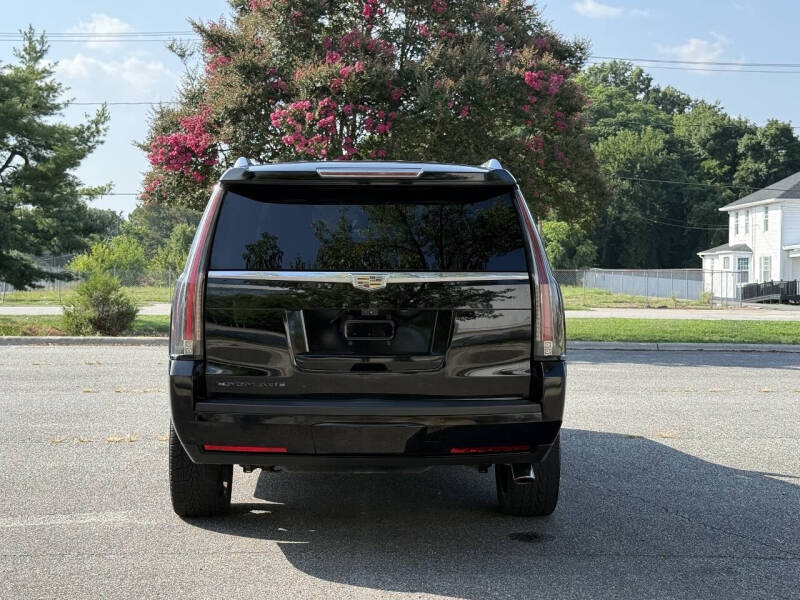 2017 Cadillac Escalade Luxury