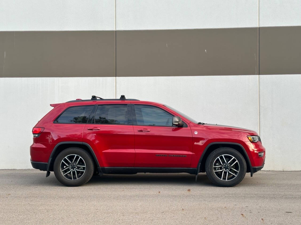 2019 Jeep Grand Cherokee for sale at Phoenix Motor Co in Romulus, MI