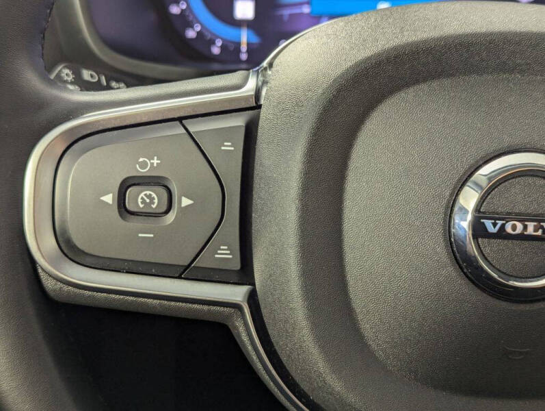 2024 Volvo S60 B5 Core Dark Theme