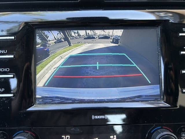 2020 Toyota Camry Hybrid LE