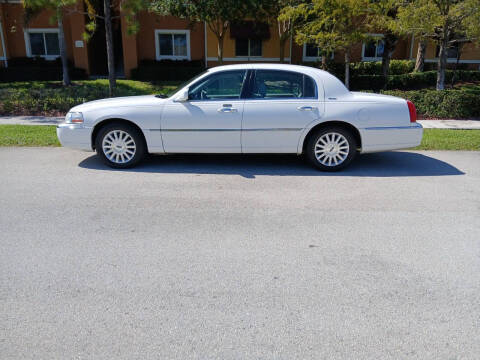 2003 Lincoln Town Car Executive
