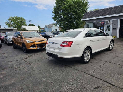 2011 Ford Taurus SEL