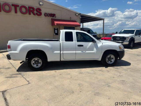 2006 Mitsubishi Raider LS