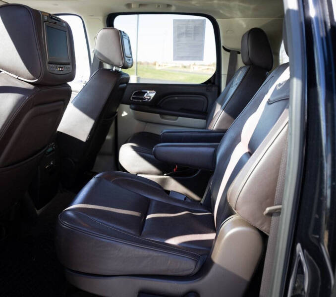 2011 Cadillac Escalade ESV Platinum Edition