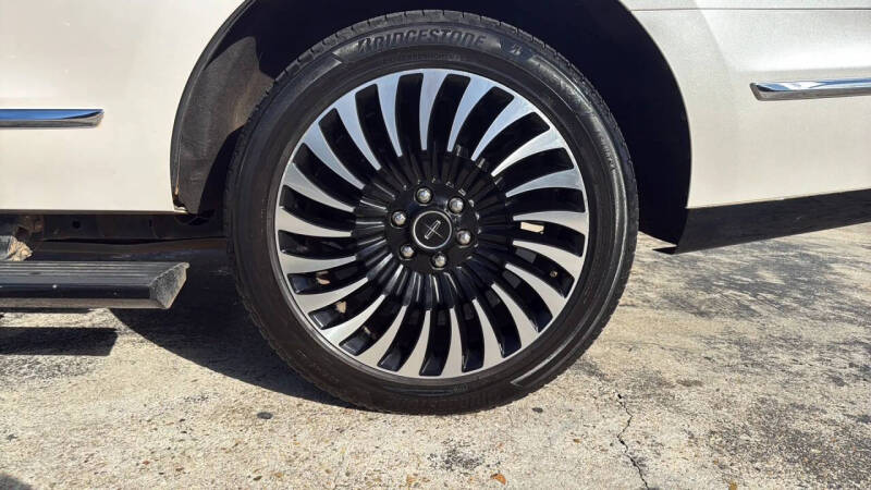 2018 Lincoln Navigator Black Label