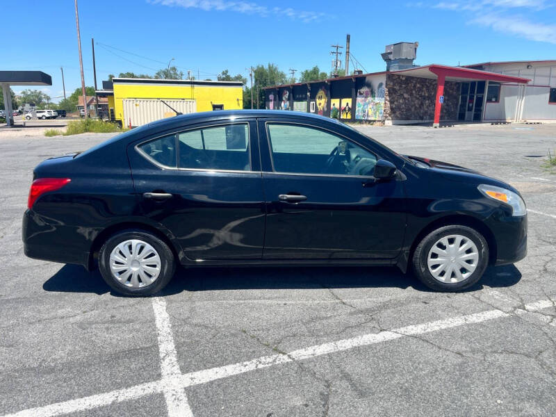 2016 Nissan Versa Sedan S photo 7