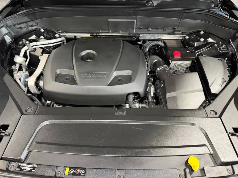 2021 Volvo XC90 T5 Momentum