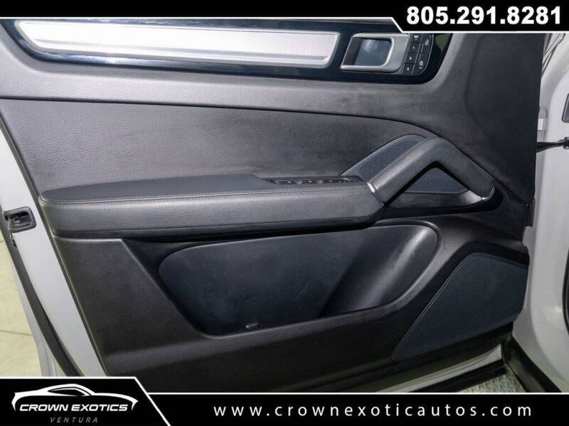 2023 Porsche Cayenne Platinum Edition