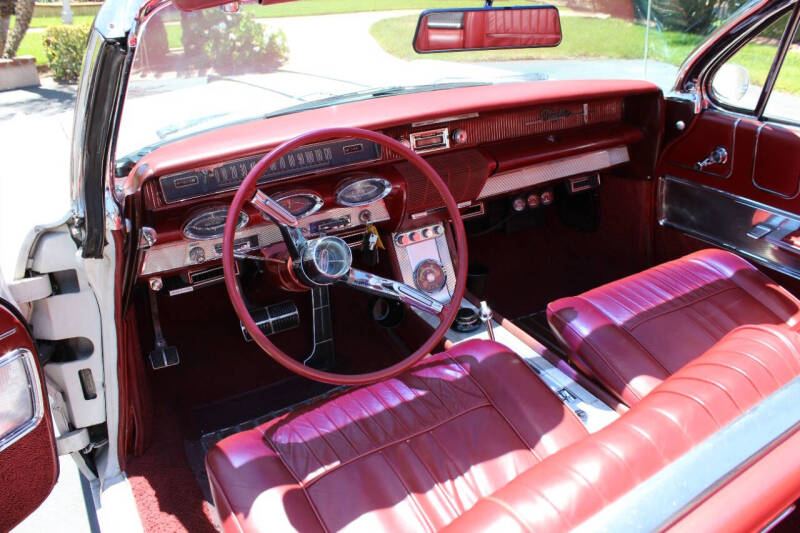 1961 Oldsmobile Starfire
