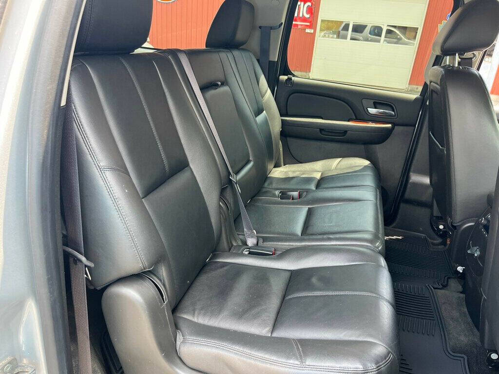 2013 Chevrolet Suburban 29