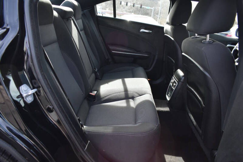 2017 Dodge Charger SE