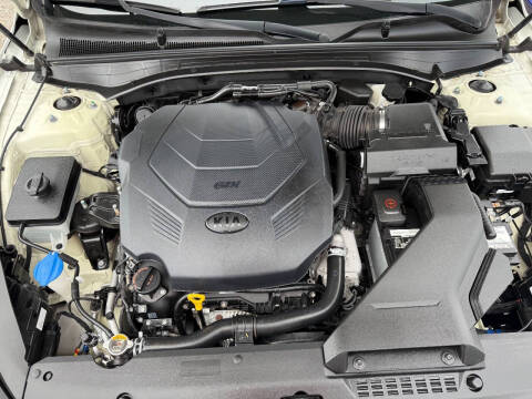 2017 Kia Cadenza Premium