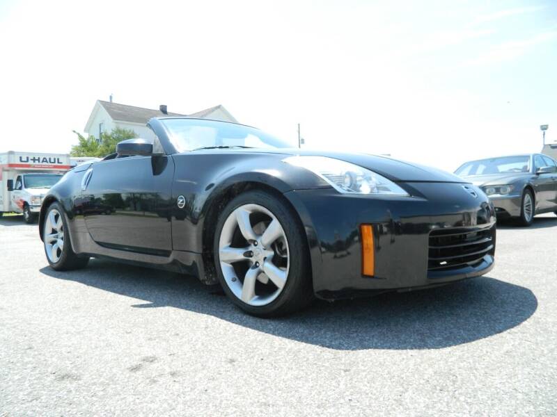 2006 Nissan 350Z for sale at Auto House Of Fort Wayne in Fort Wayne IN