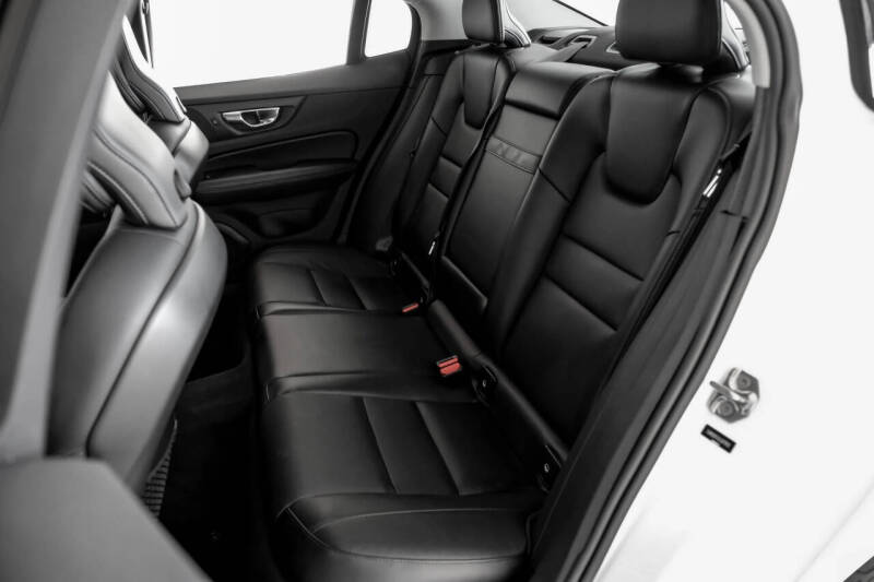 2020 Volvo S60 T5 Momentum