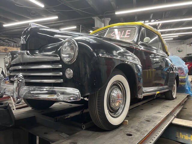 1948 Ford Super Deluxe