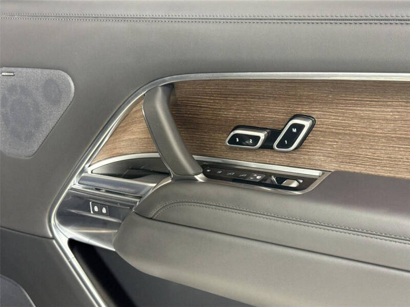 2023 Land Rover Range Rover P530 SE LWB