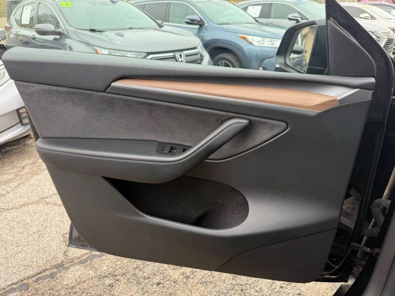 2023 Tesla Model Y Long Range