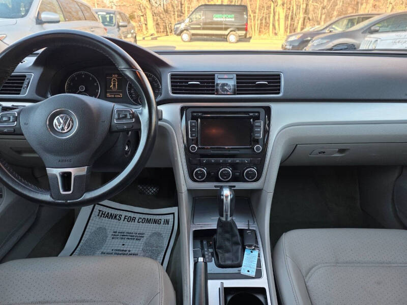 2012 Volkswagen Passat SE PZEV