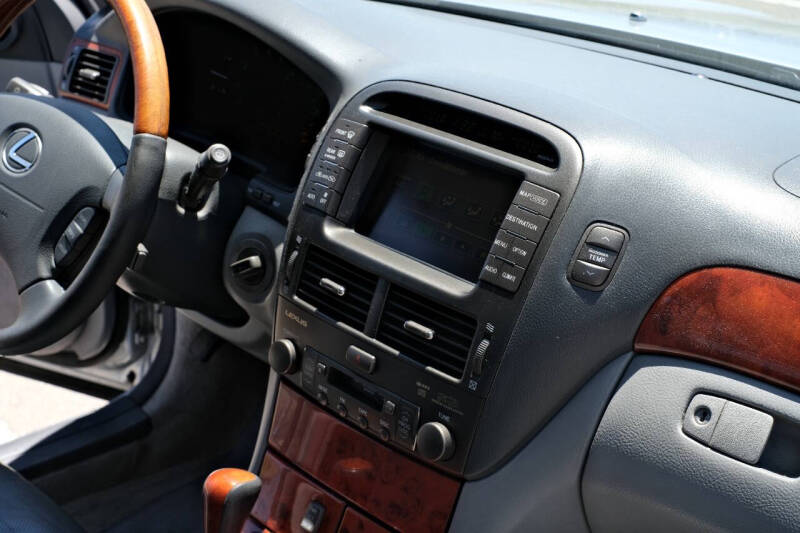 2004 Lexus LS 430