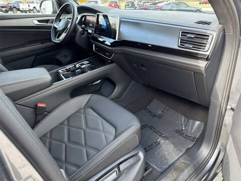 2025 Volkswagen Atlas Cross Sport SE 4Motion