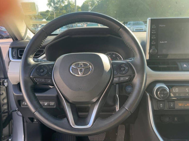 2022 Toyota RAV4 Hybrid XLE