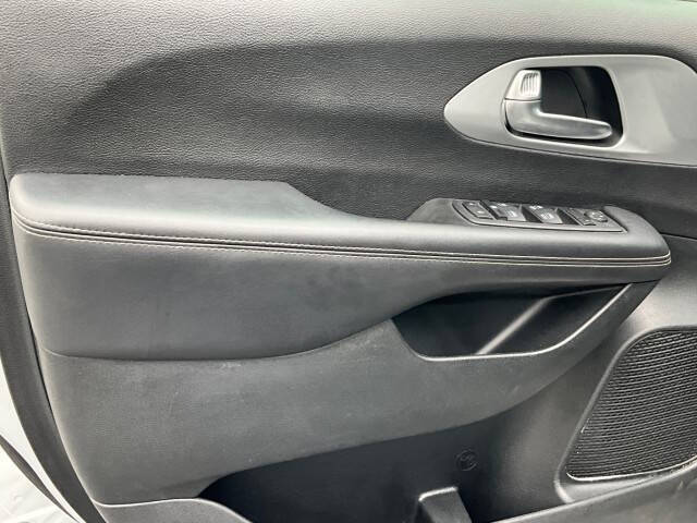2023 Chrysler Pacifica Touring
