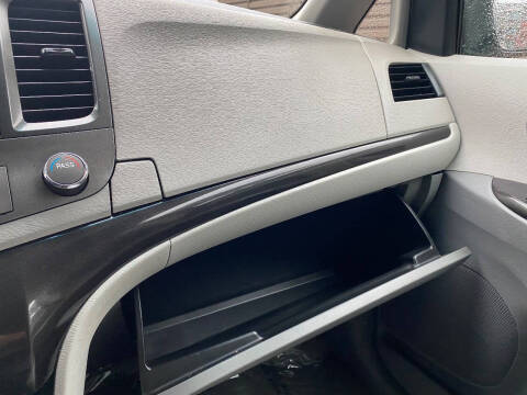 2012 Toyota Sienna Base 7-Passenger