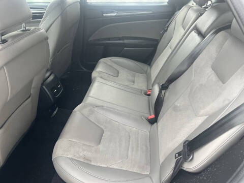 2017 Ford Fusion V6 Sport