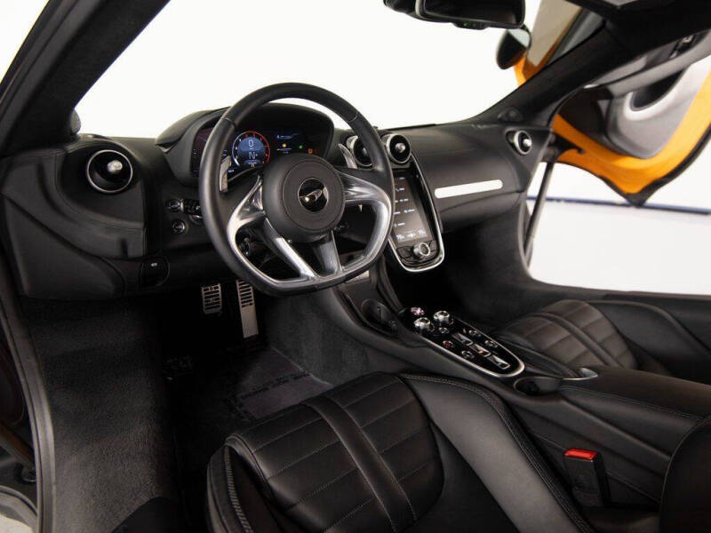 2025 McLaren GTS