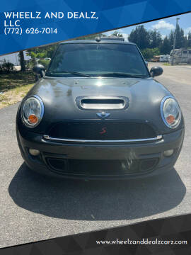 2011 MINI Cooper for sale at WHEELZ AND DEALZ, LLC in Fort Pierce FL
