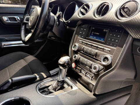 2017 Ford Mustang V6