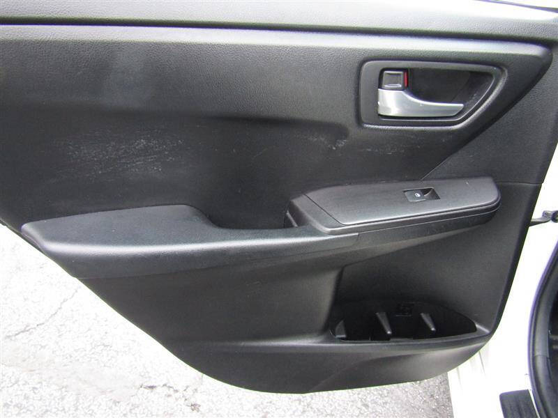 2016 Toyota Camry SE