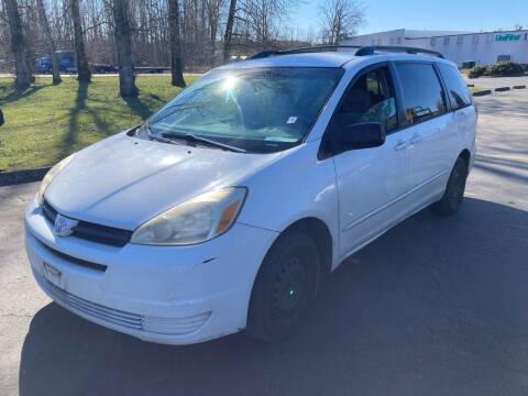 2005 Toyota Sienna for sale at Blue Line Auto Group in Portland OR