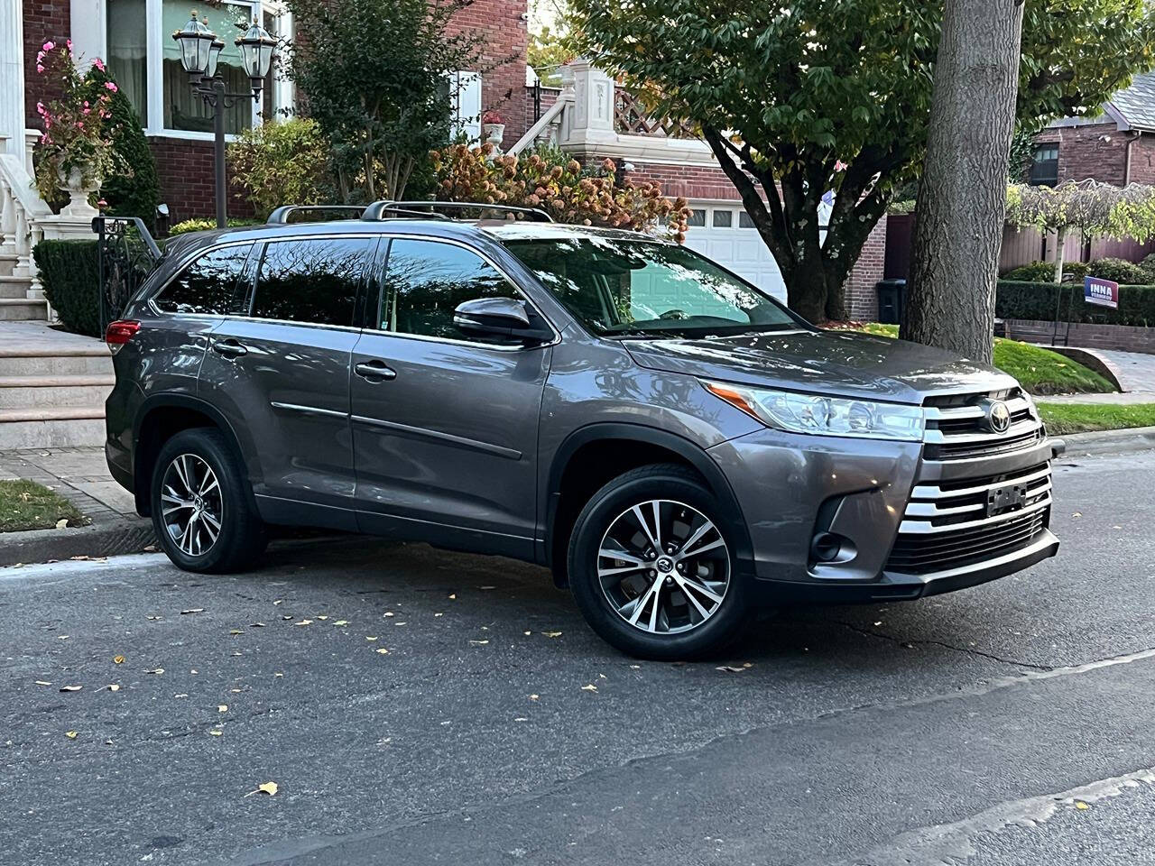 2017 Toyota Highlander for sale at VLD HOLDING INC. in Brooklyn, NY