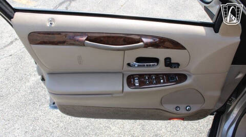 2002 Lincoln Town Car Executive