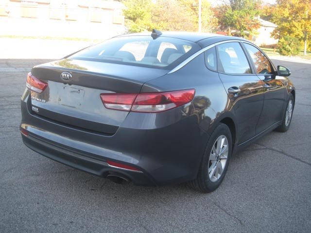 2017 Kia Optima LX photo 5