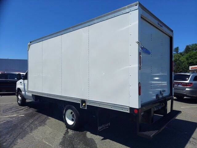 2017 Ford E-Series Chassis