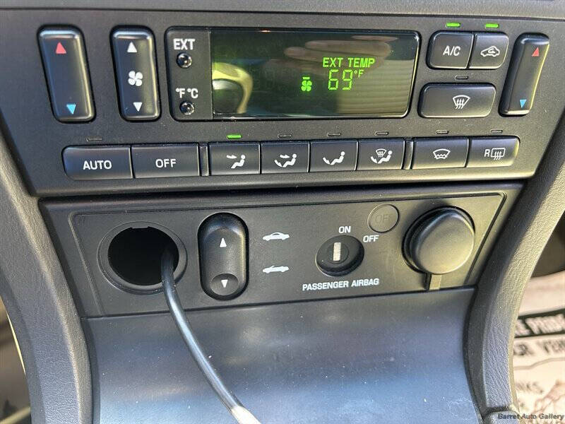 2002 Ford Thunderbird Deluxe